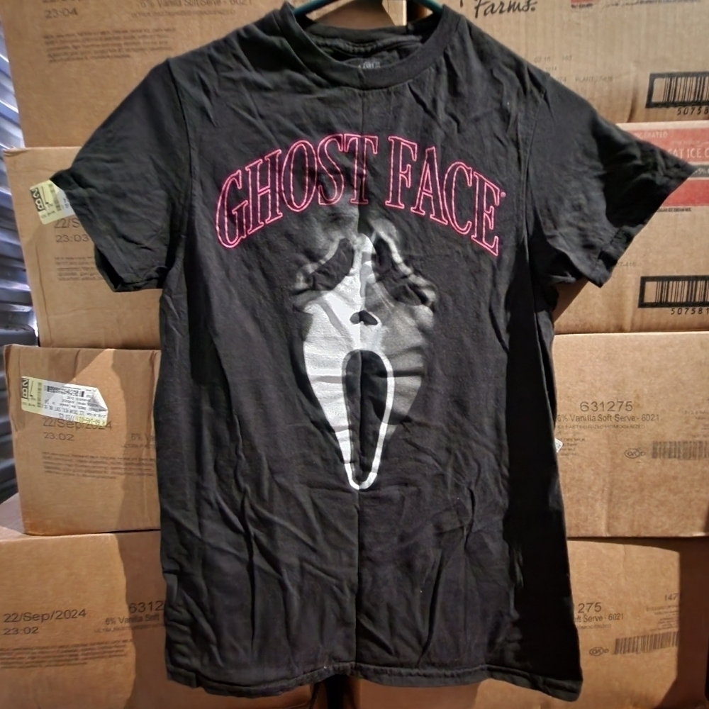 Ghostface Black Graphic Tshirt Women's Small S Scream Horror Movie Halloween EUC
